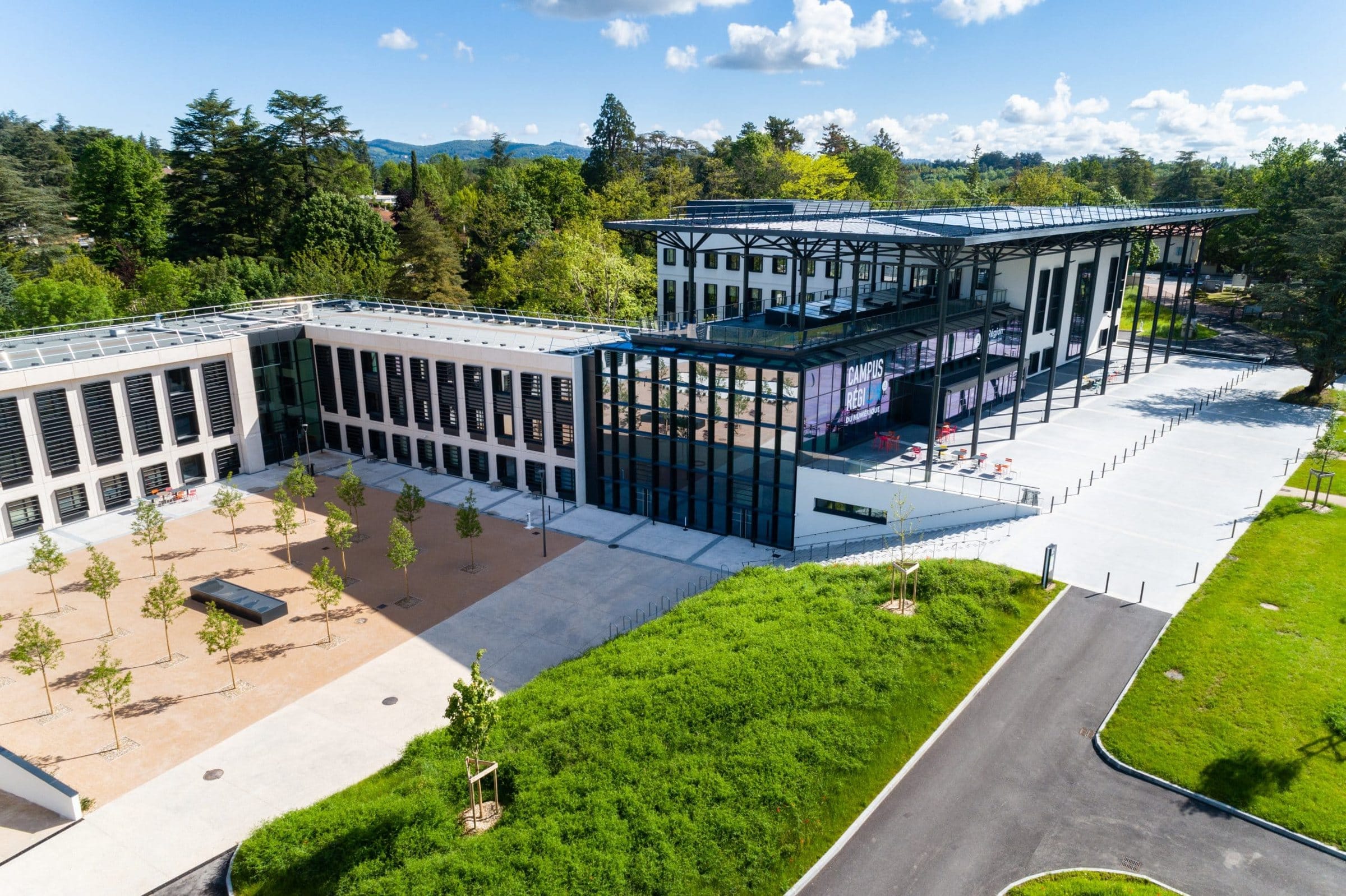 The campus from the air: the LAB and the place des Amandiers