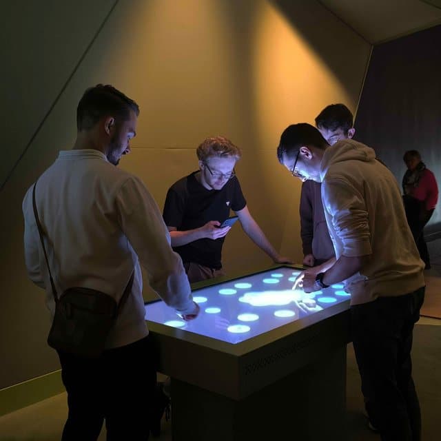 Touch table